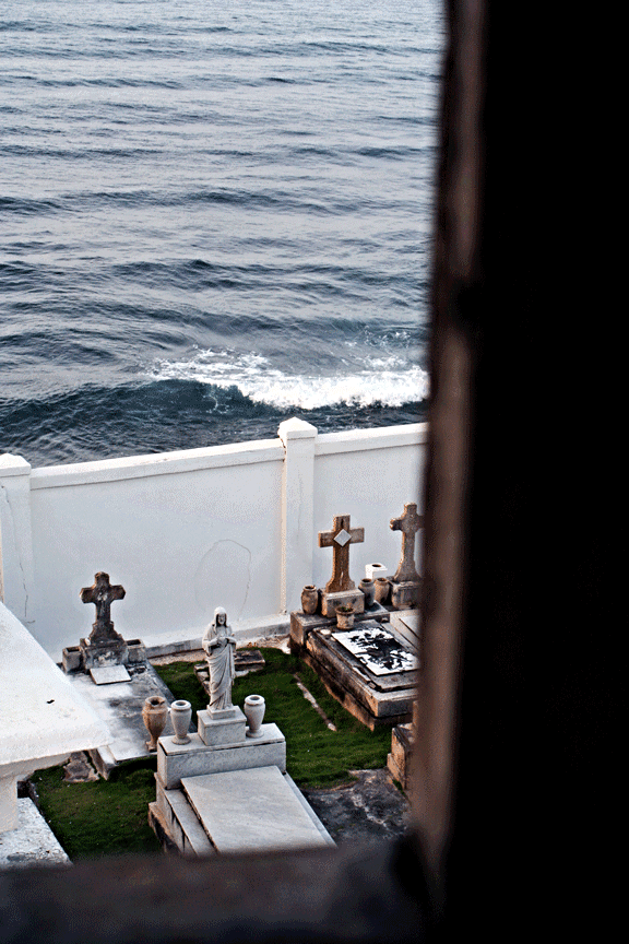 Olas al cementerio