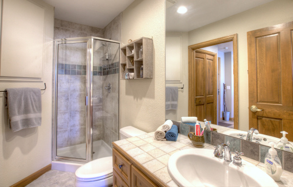 Avon Colorado Rental Second Bathroom