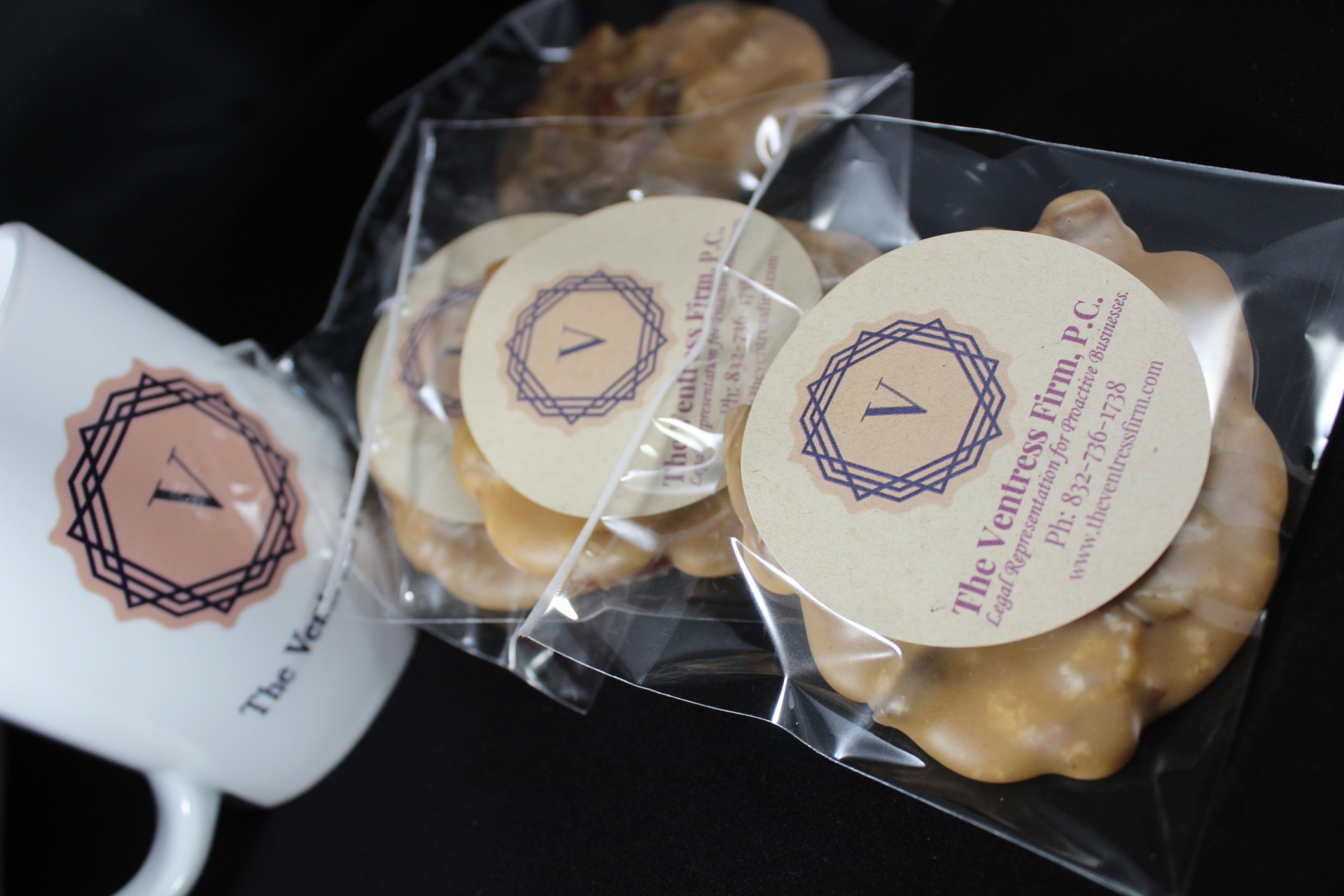 Custom packaging, pralines, corporate gifting, party favors, custom candy