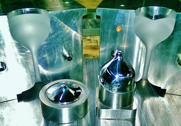 Conjunto Ta&ccedil;a - Gavetas Texturizadas e Machos Espelhados