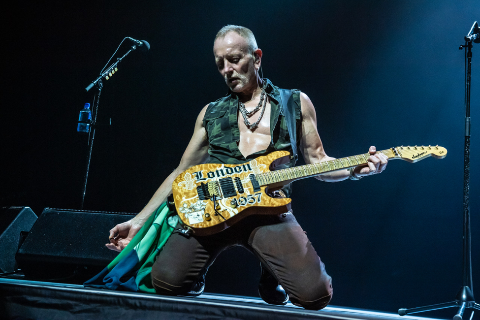 Phil_Collen_performing_live_in_2018