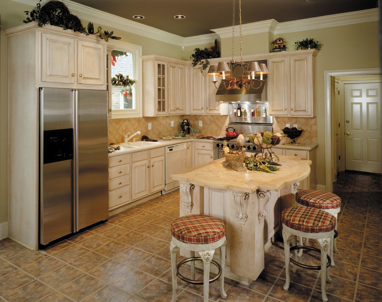 Bishop Cabinets | www.longbarninc.com