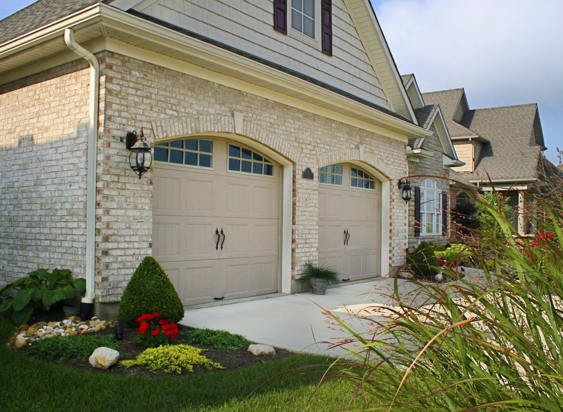 Clopay Residential Garage Doors | www.longbarninc.com