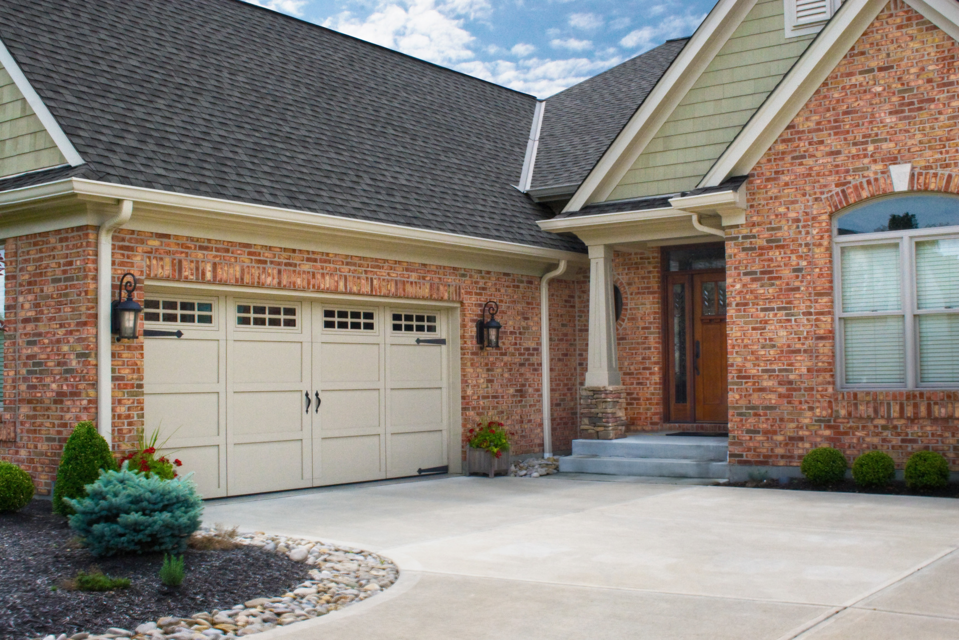 Clopay Residential Garage Doors | www.longbarninc.com