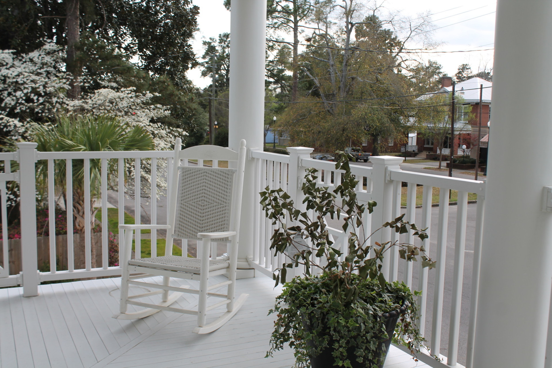 Color Guard Savannah Railing | www.longbarninc.com