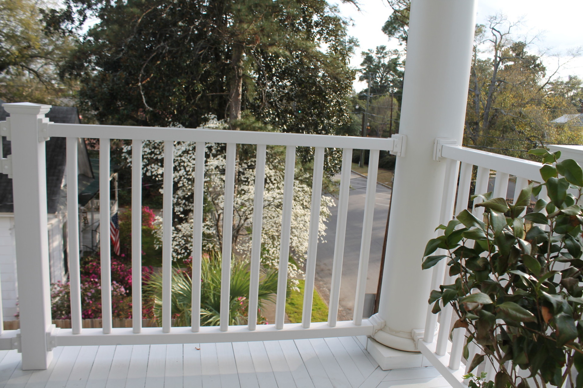 Color Guard Savannah Railing | www.longbarninc.com