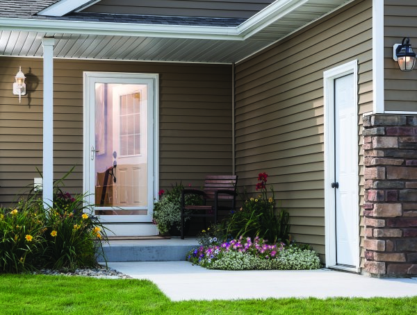 Larson - Storm Doors | www.longbarninc.com