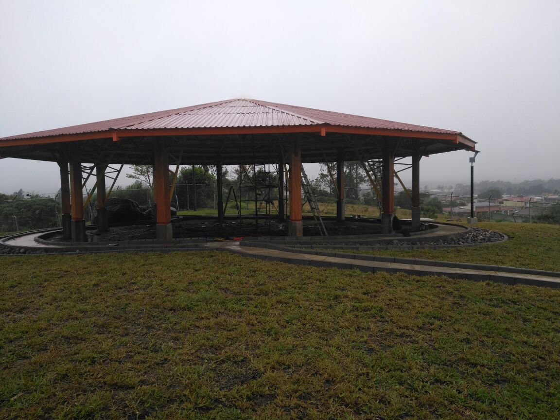 Cobertizo cementerio indígena clínica Oreamuno Cartago