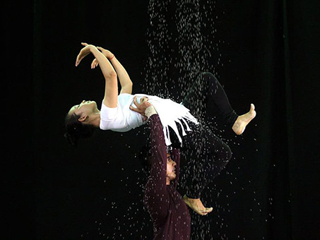 Phare-Cambodian-Circus-White-Gold-01-453x340.jpg