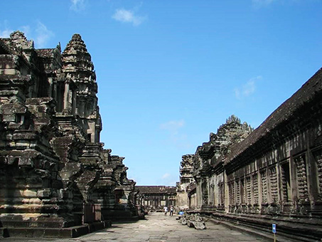 Angkor-Wat-Temple-25-453x340.jpg