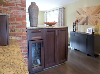 Wine cooler cabinet