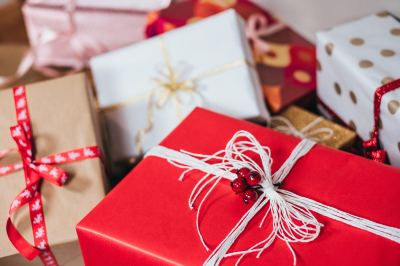 Strategies to Navigate Gift Giving at Christmas