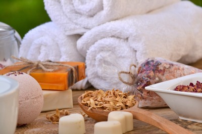 Hot towels-Aromatherapy-Stones