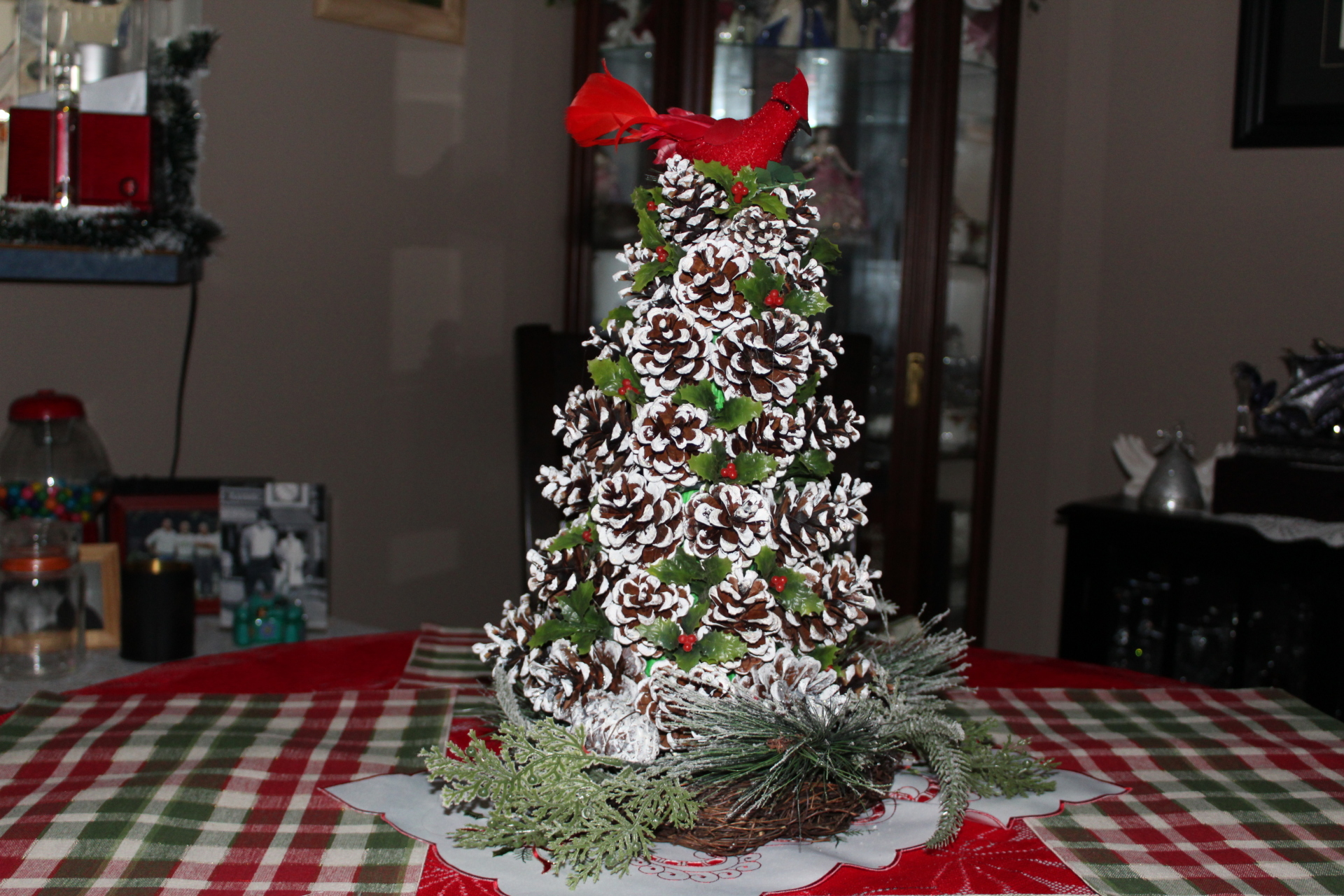 #1Pinecone Chirstmas Tree