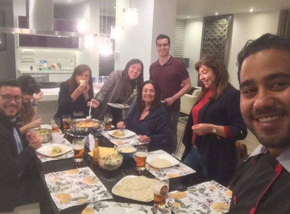Demostración culinaria en familia