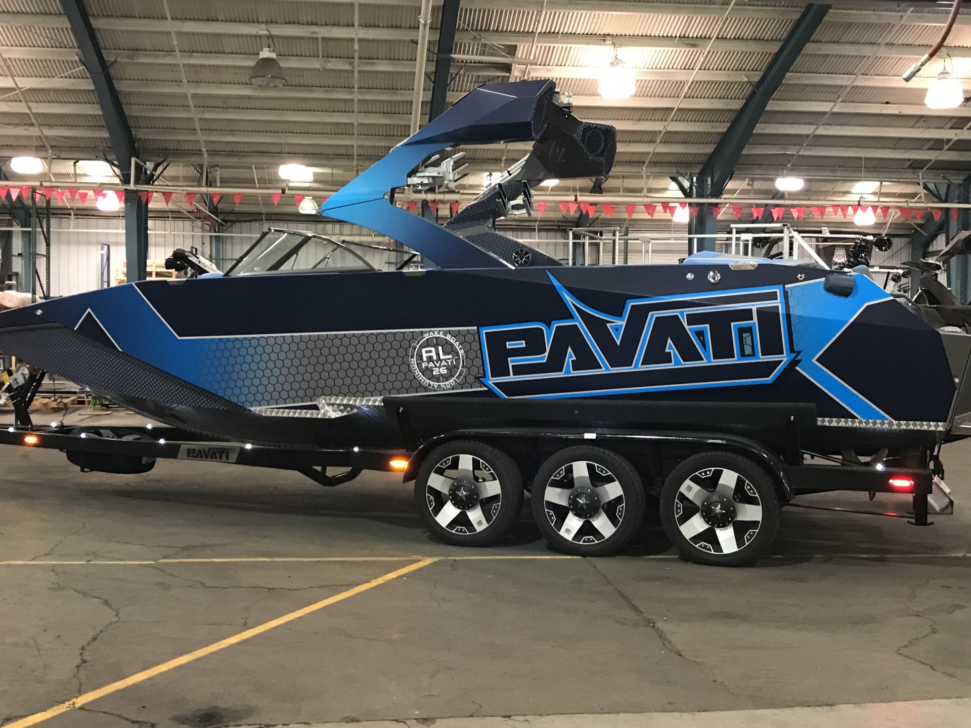 Pavati full wrap AL26 boat