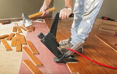 Laminating/Hardwood Floor