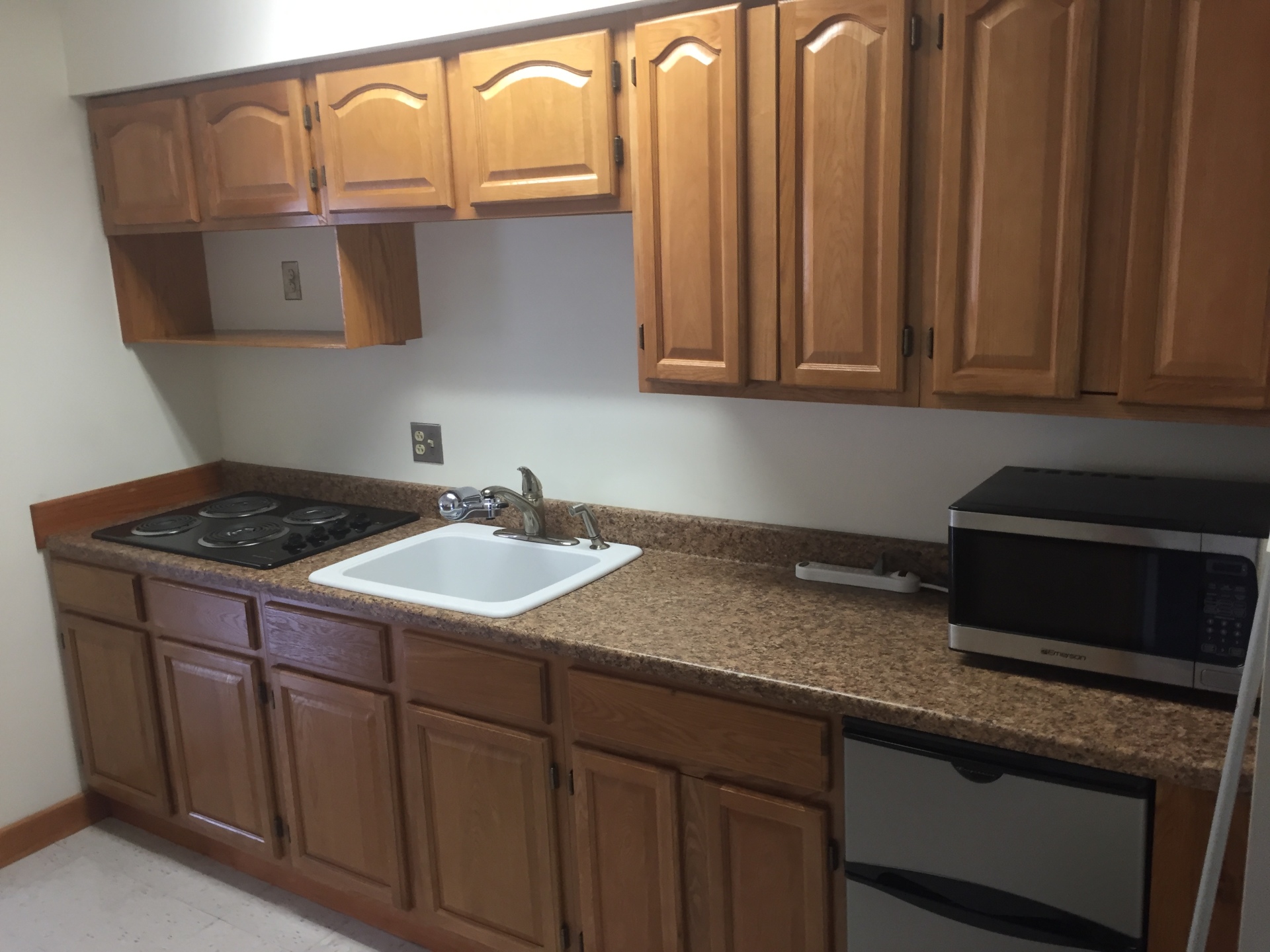 848 Suite 2 kitchenette 