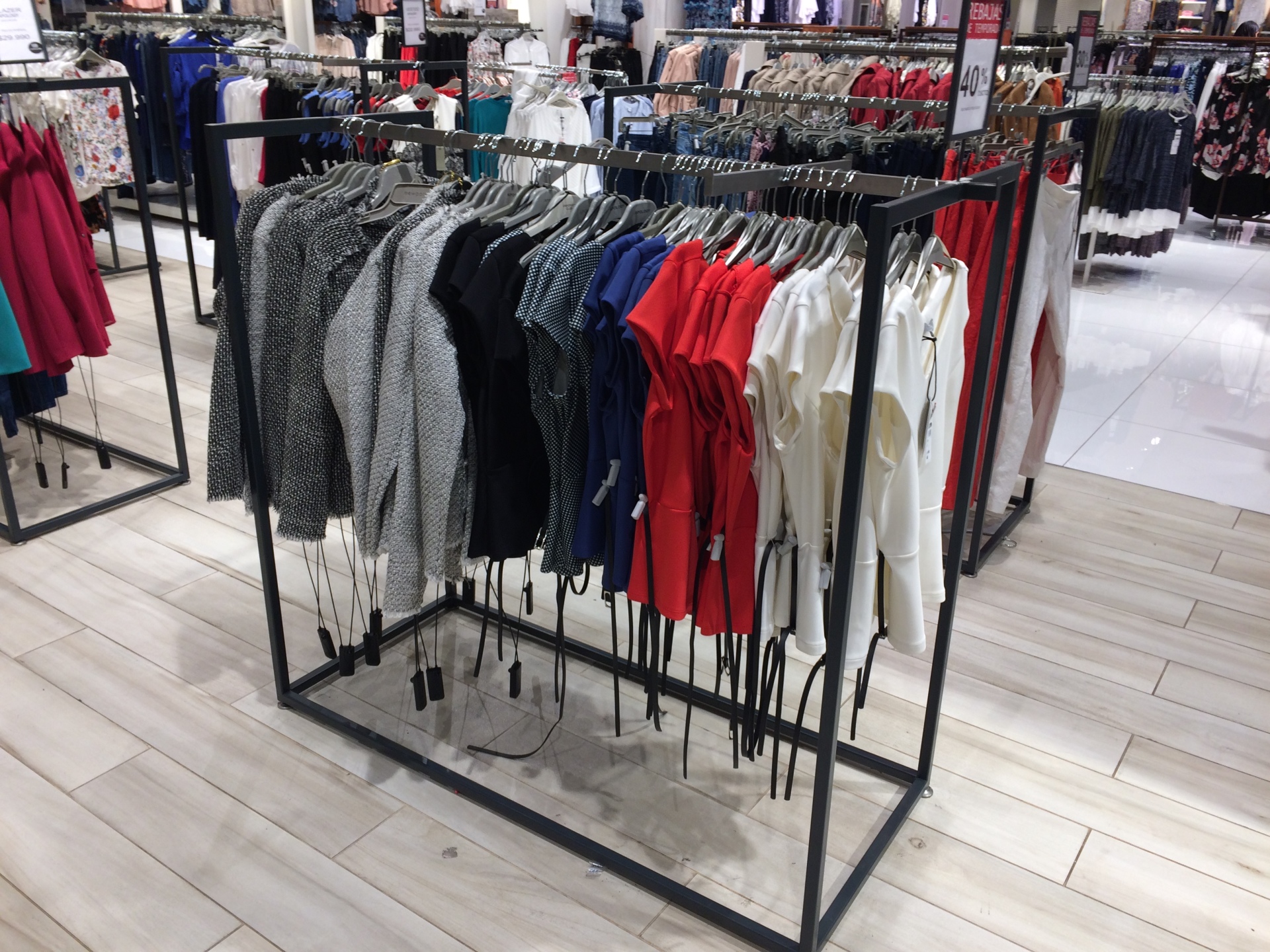 G&oacute;ndola Seasonal Falabella