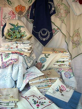 https://storage.googleapis.com/wzukusers/user-34839850/images/5d086551d361a6yvbJn5/Vintage-embroidered-novelty-tea-towels.jpg