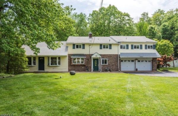 86 Old Stone Church Rd, Upper Saddle River