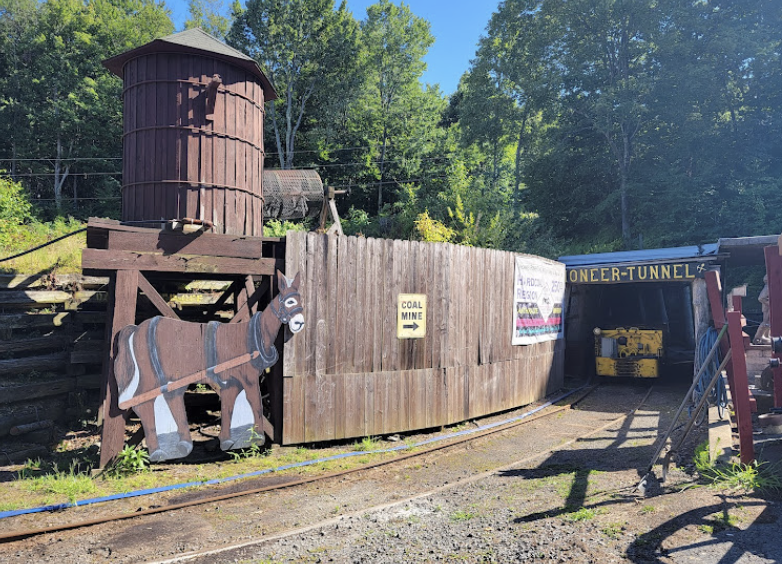 Pioneer Tunnel Coal Mine & Steam Train2.png