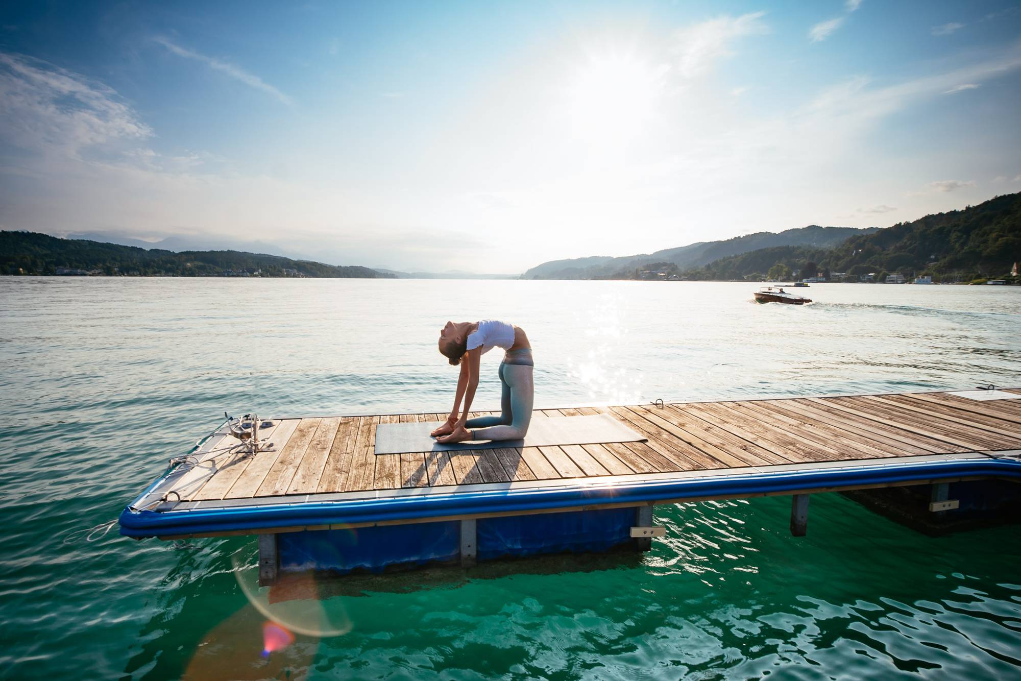 Namaste am See (c) Gollner.jpg