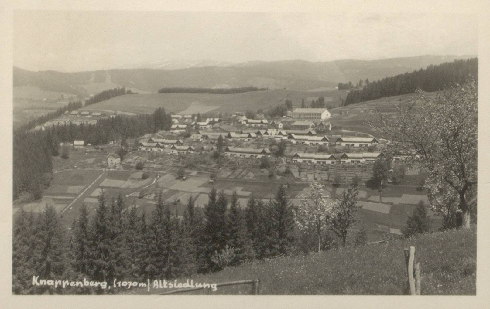 Die Siedlung in Knappenberg oberhalb von Hüttenberg stellt mit ihren 154 Reihenhäusern eine der bedeutendsten Siedlungen der Zwischenkriegszeit dar.