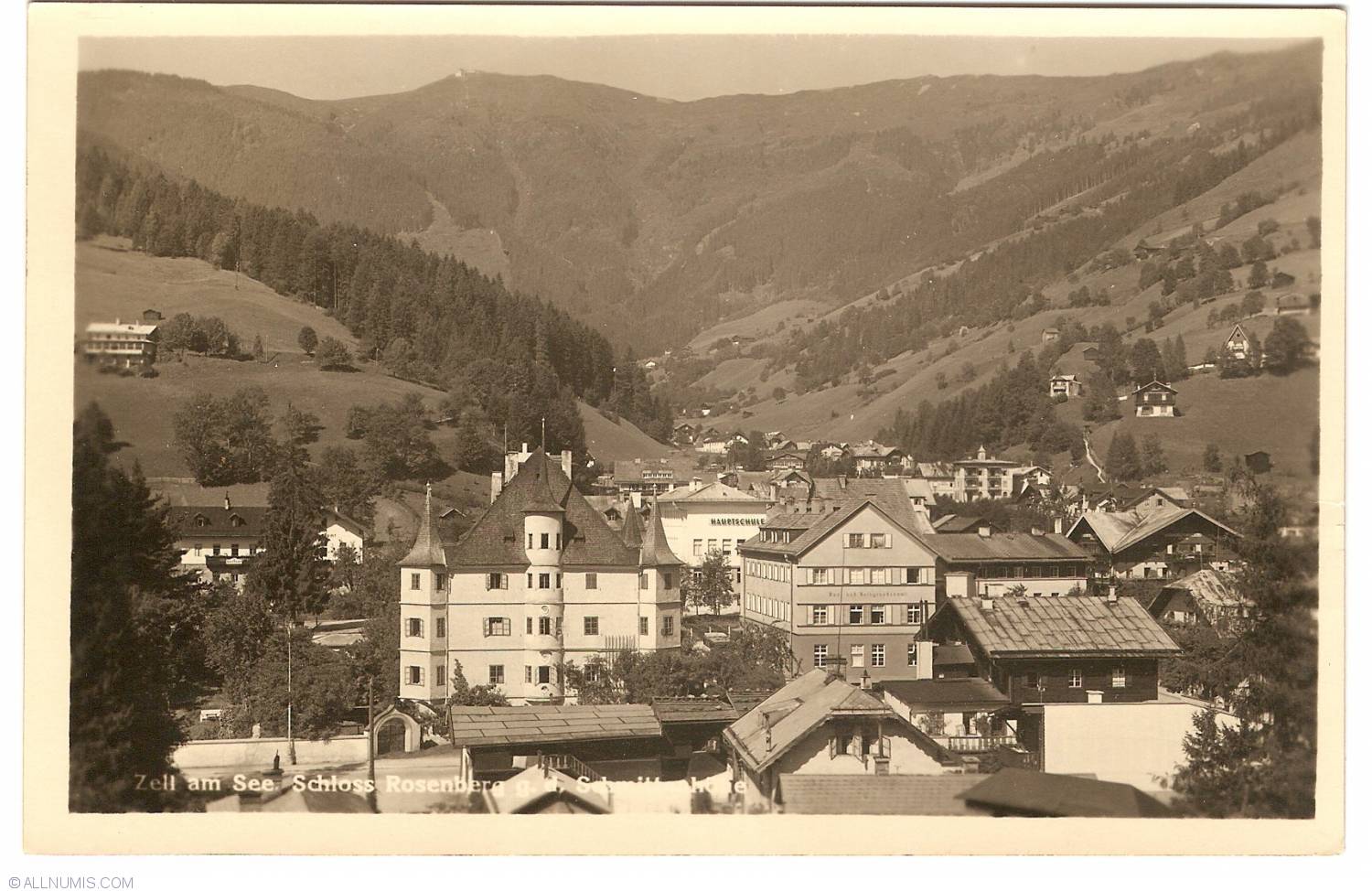 Zell am See overlooking the Castle Rosenberg