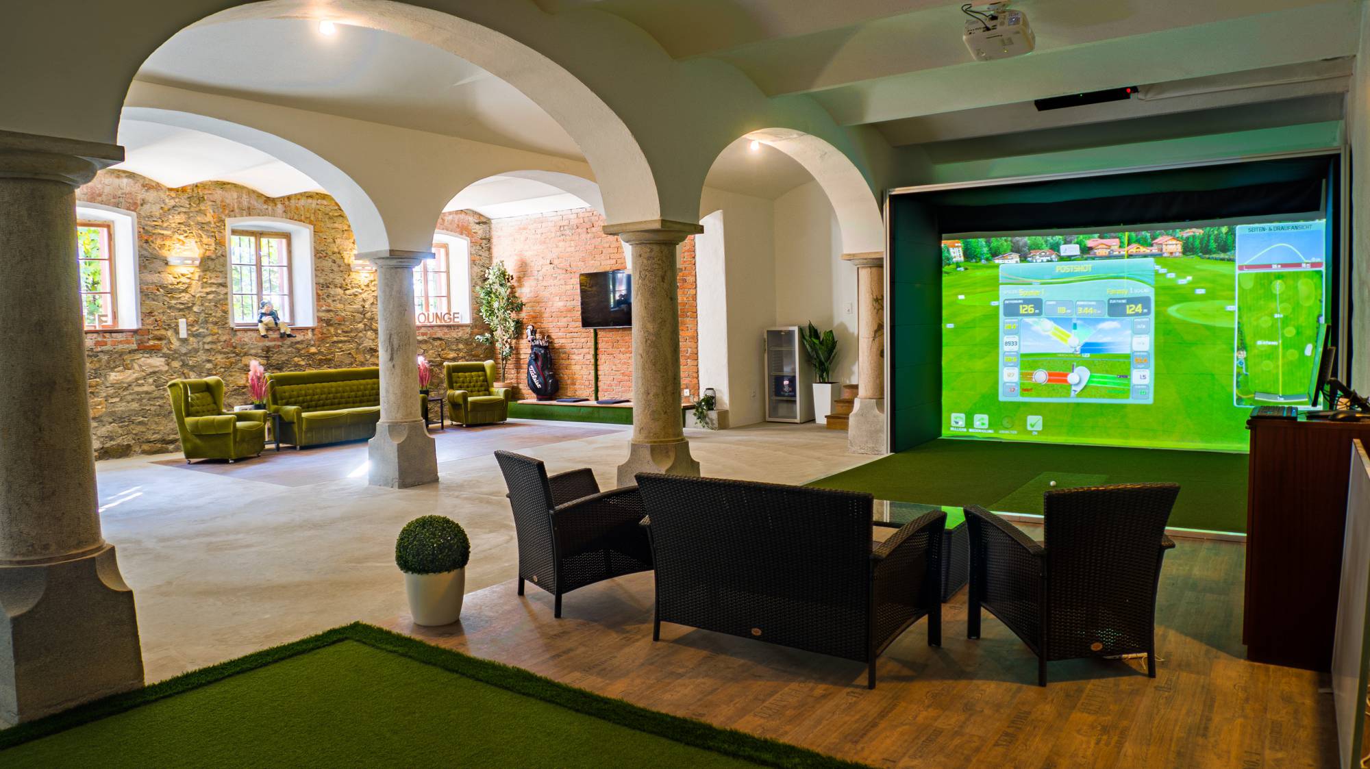 Indoorgolf Lounge (c) Manuel Janschitz.jpg