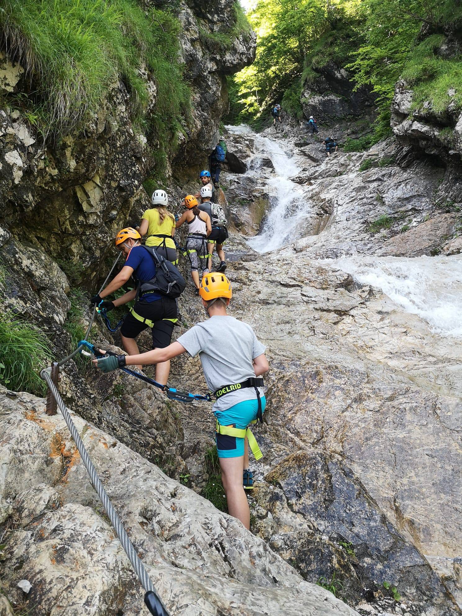 Schluchtenklettersteig für die ganze Familie (c) Bergsport Südalpen.jpg