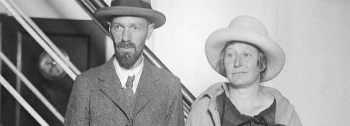 D.H. Lawrence with his wife Frieda Richthofen D.H. Lawrence and Frieda Richthofen