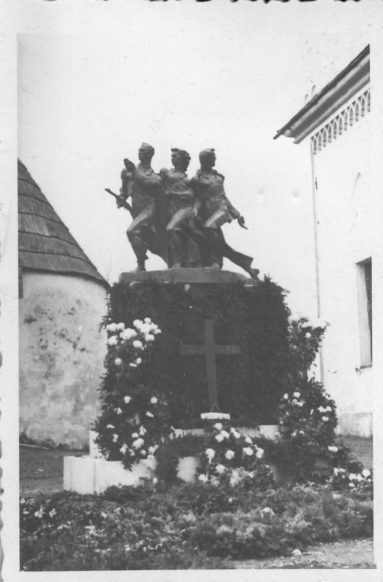 Denkmaleinweihung, 1947