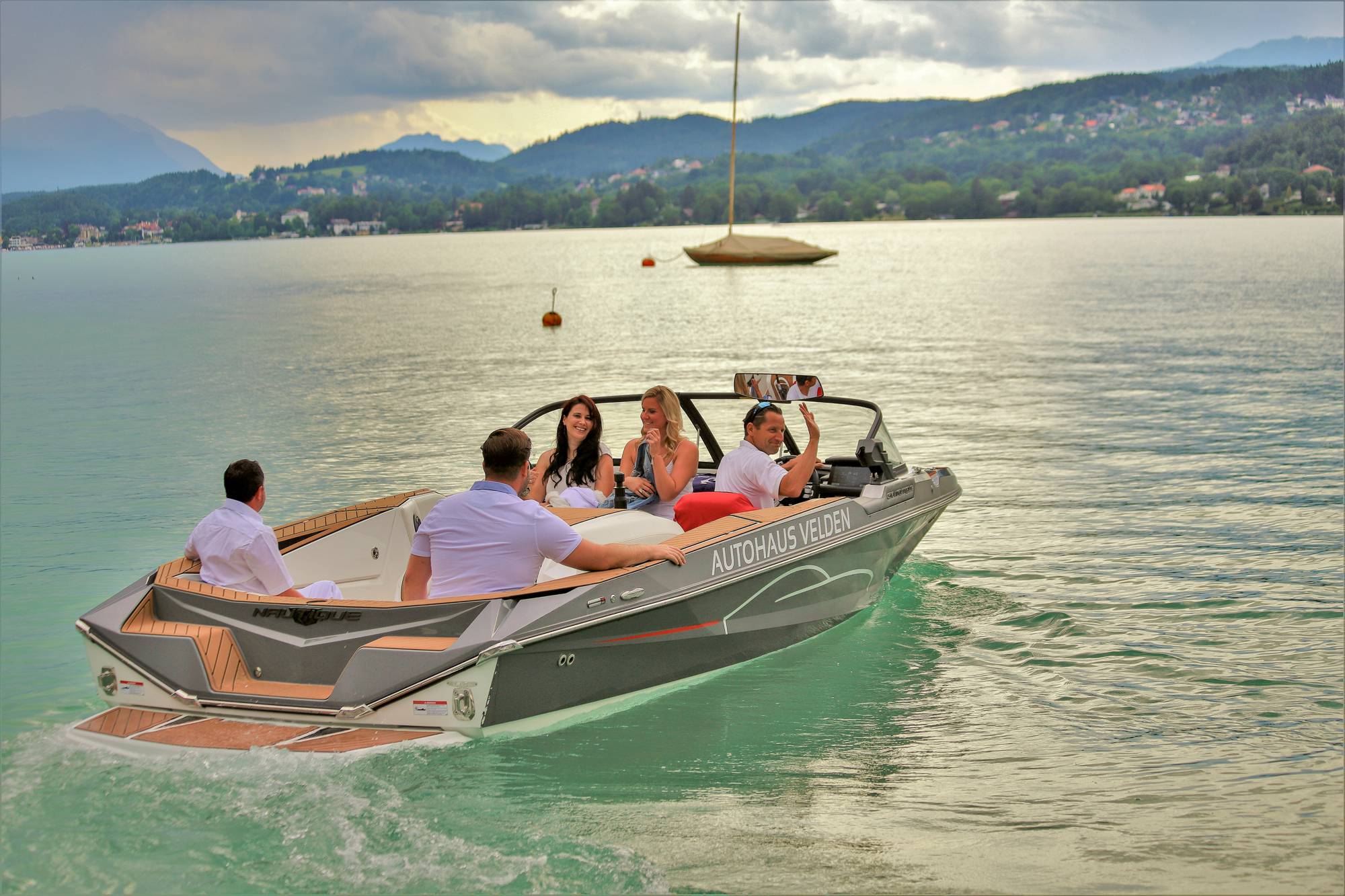 Motorboot Rundfahrten