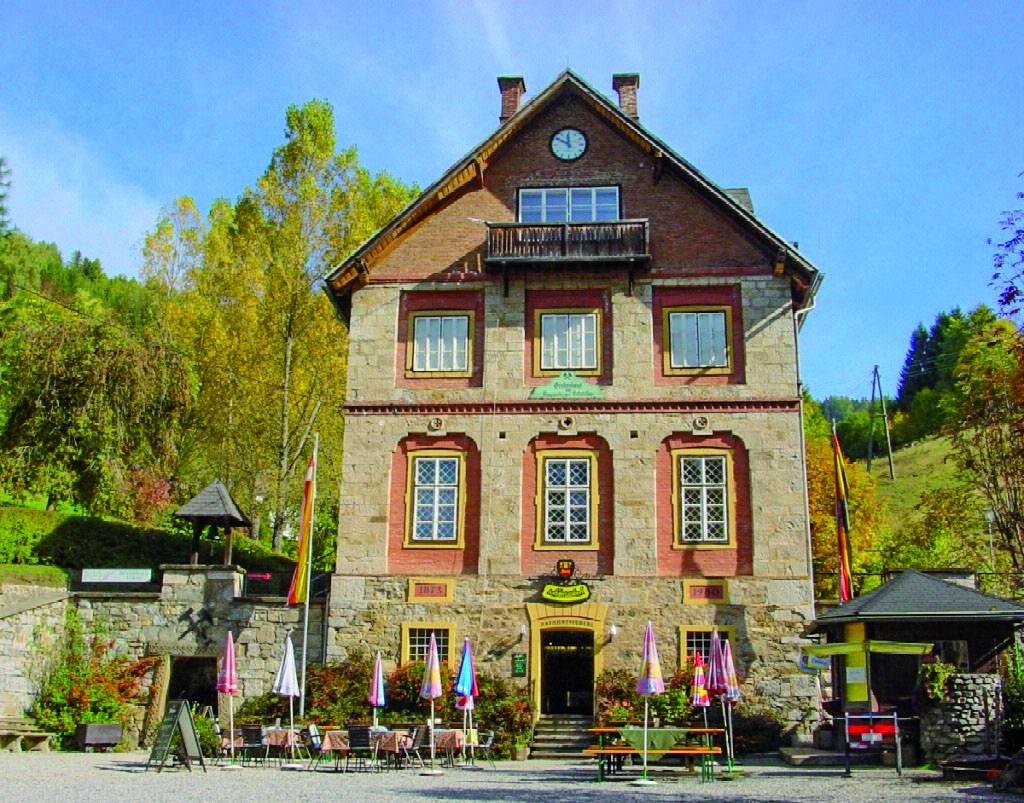 Das Bergwerkserlebnis besteht aus dem Schaubergwerk im Erbstollen, dem Bergbaumuseum im ehemaligen Grubenhaus, einem Gesteinslehrpfad und einem Kinderspielplatz beim „Anfahrtsstüberl“.