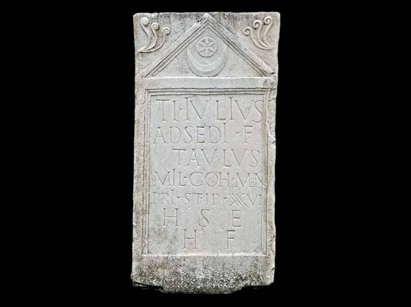 Grabinschrift des Titus Julius