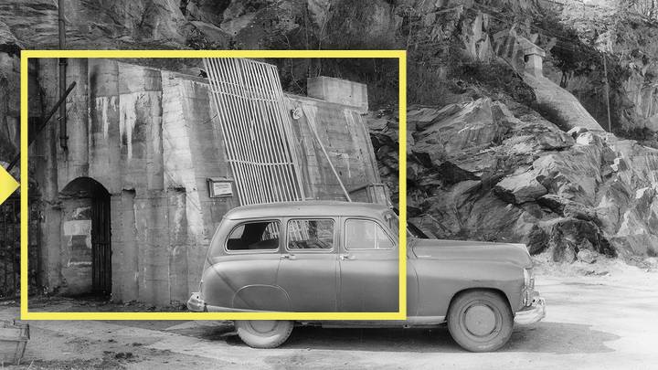 km xm 720 x 405 px -- 102 -- Eingang und techn. Büro der Sendergruppe Alpenland, um 1949, Foto Kinomuseum Klagenfurt, Klaus Pertl.jpg