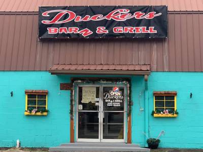 Duckers Barn & Grill.jpg