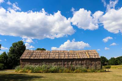 ganondagan-victor-longhouse-exterior0-75634dec5056b3a_75634f0d-5056-b3a8-497901a04c15bca2.jpg