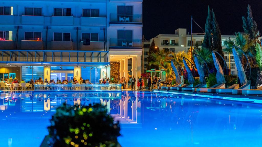 Cyprus-best-hotels-for-young