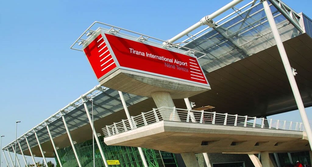Aeropuerto-de-Tirana-1024x685