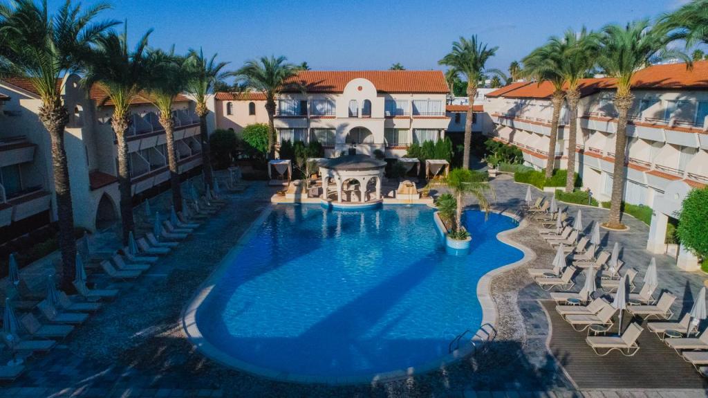 Cyprus-best-hotels-for-young