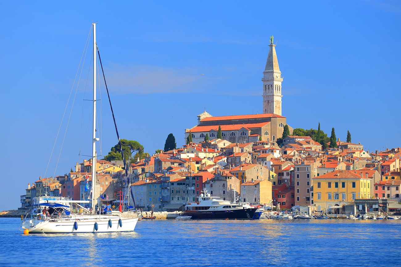 В ровень. Хорватская Венеция Ровинь. Ровень Хорватия. Ровинь Истрия. Rovinj Хорватия.