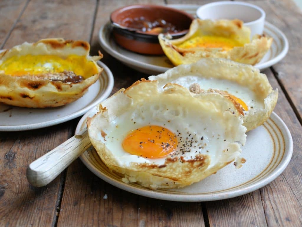 sri-lankan-egg-hoppers-for-breakfast