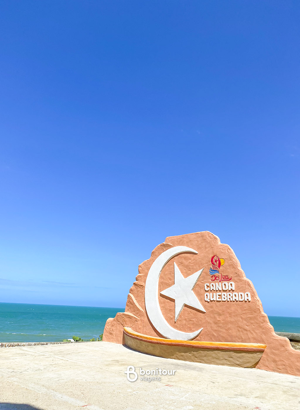 monumento canoa quebrada