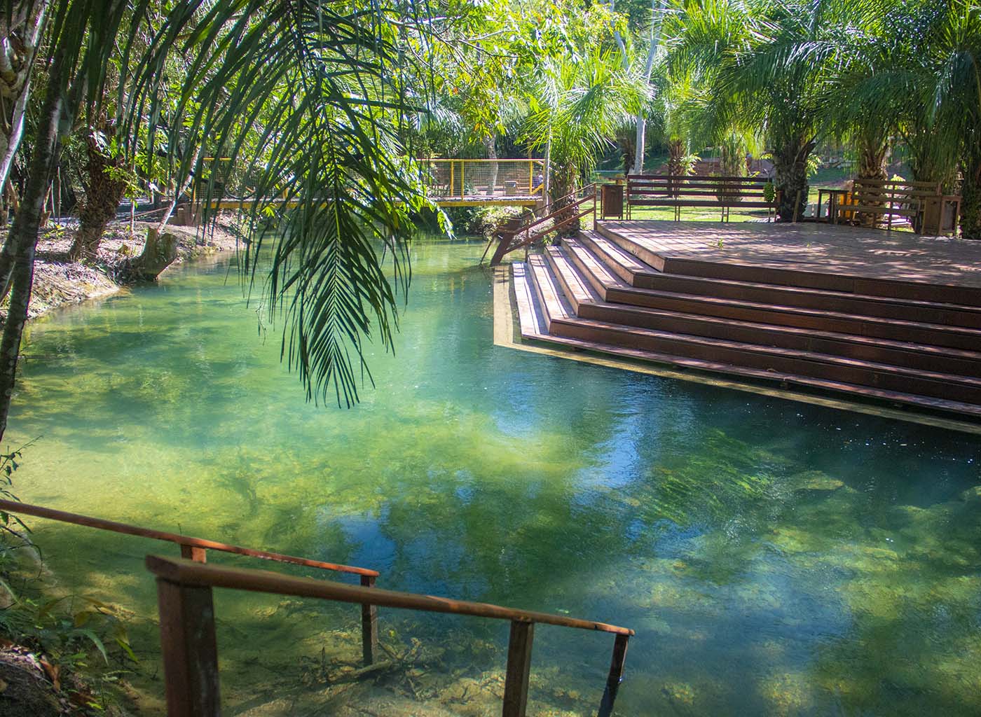 Balneário Estrela do Formoso com águas Cristalinas