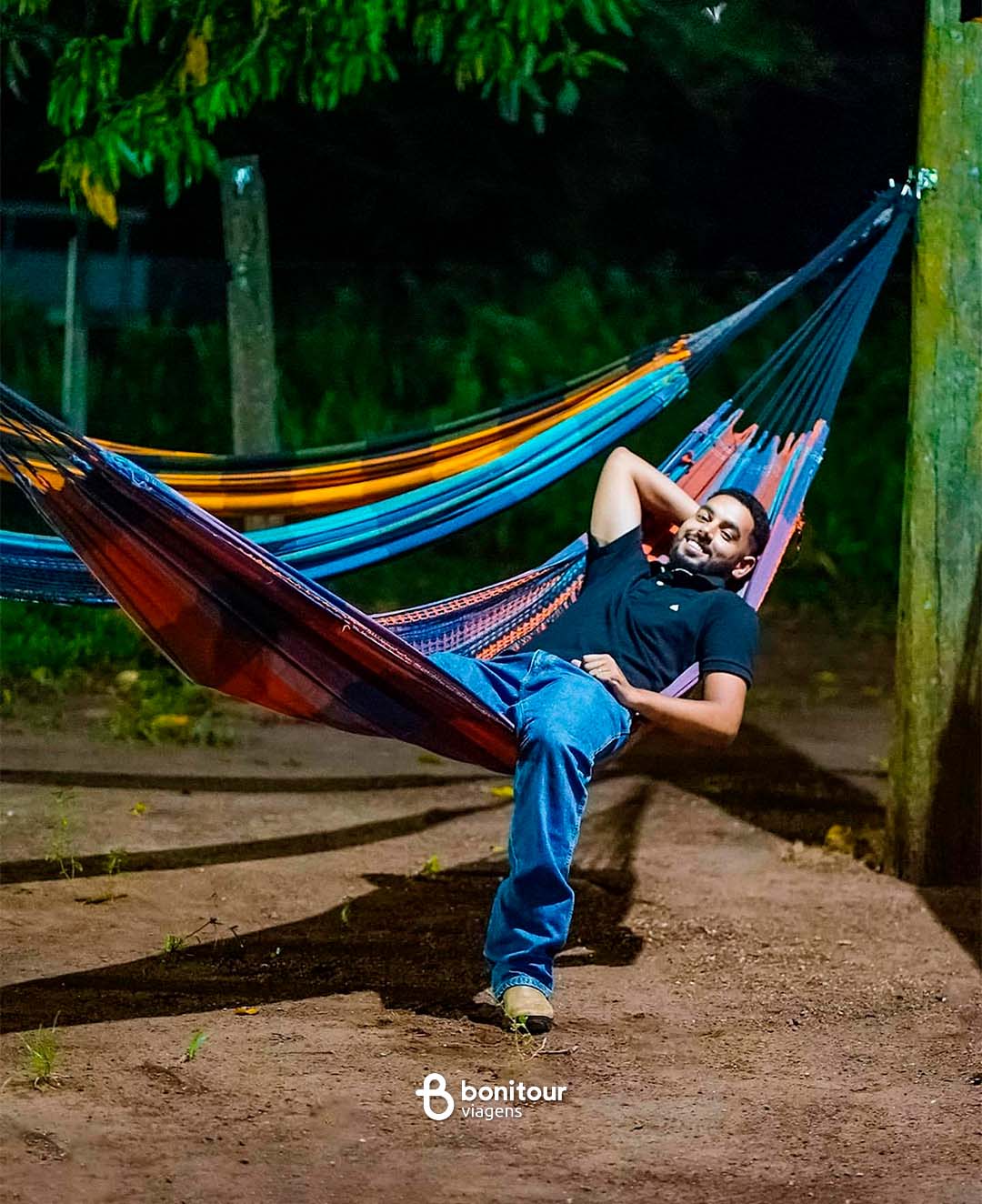 Descanso na rede no jantar de sábado no Recanto do Peão, em Bonito/MS