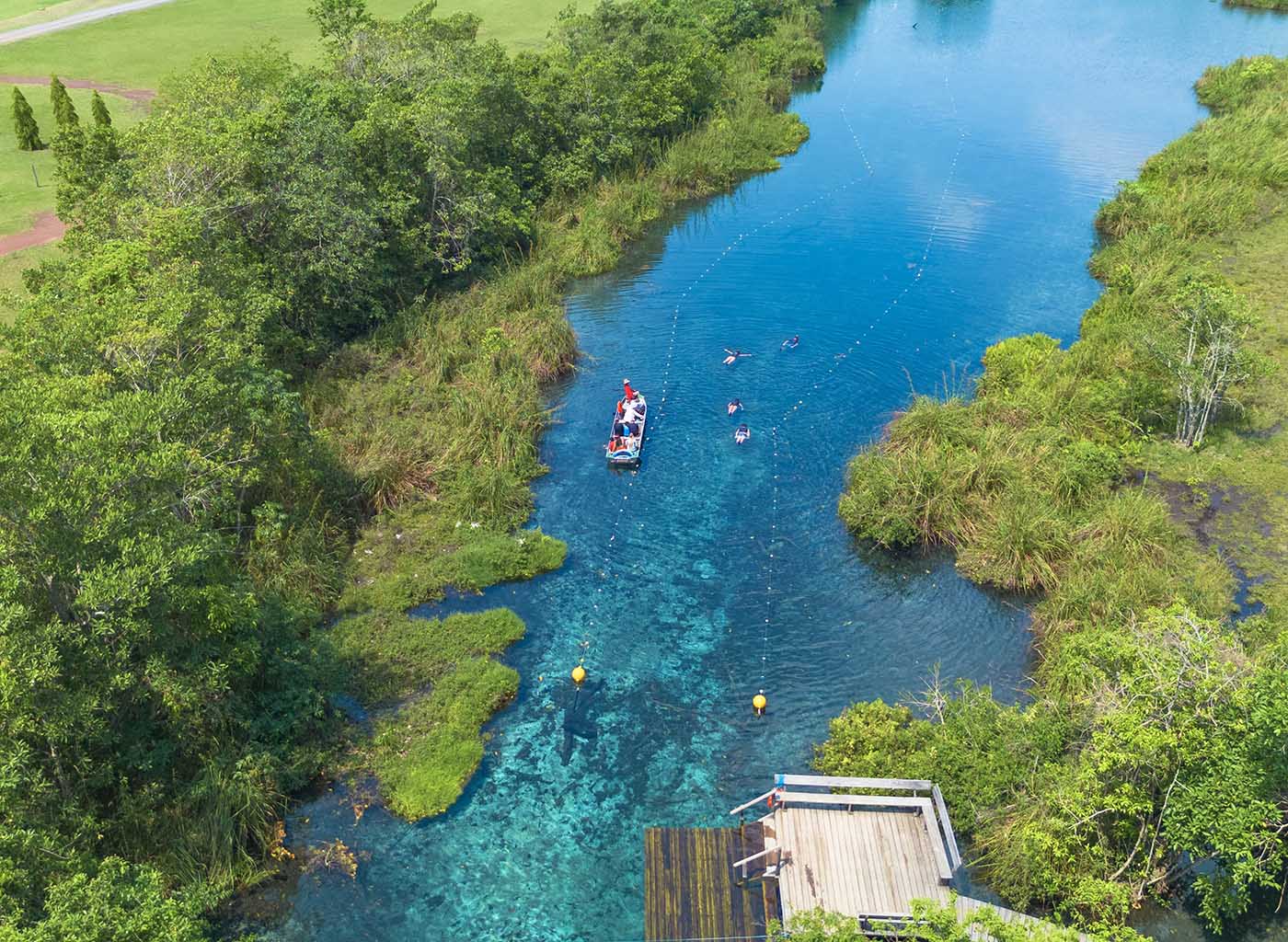 Flutuação nas águas cristalinas do Rio Chapena da Fazenda Ceita Corê