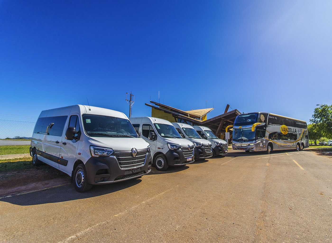 Vans do transporte compartilhado