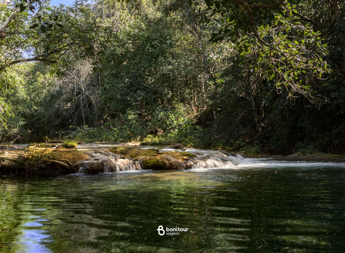 Passeio de trilhas e Cachoeira no Recanto das Águas em Bonito/Ms.